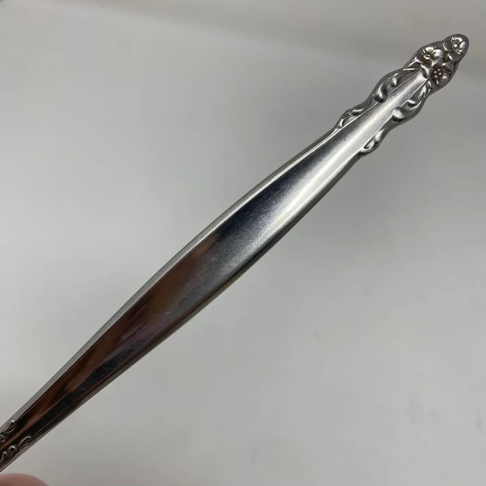 International Stainless Deluxe Serving Spoon Floral Pattern